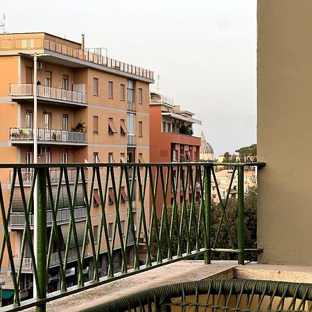 Near Vatican, Irnerio 47 Guest House Rome Extérieur photo