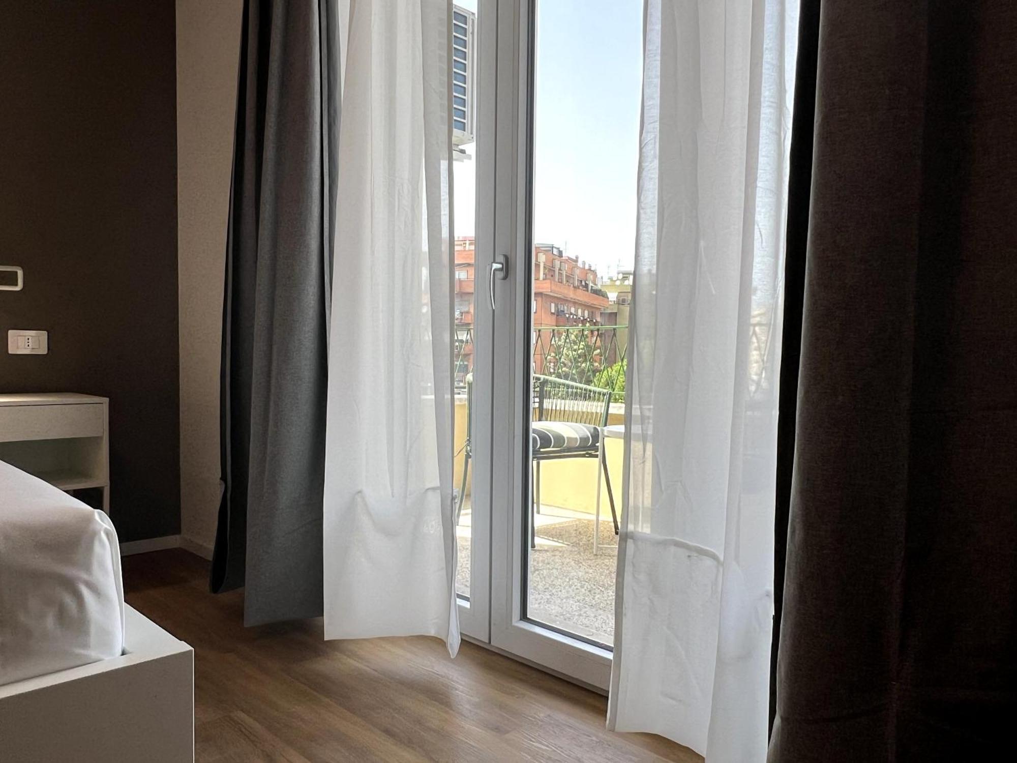 Near Vatican, Irnerio 47 Guest House Rome Extérieur photo