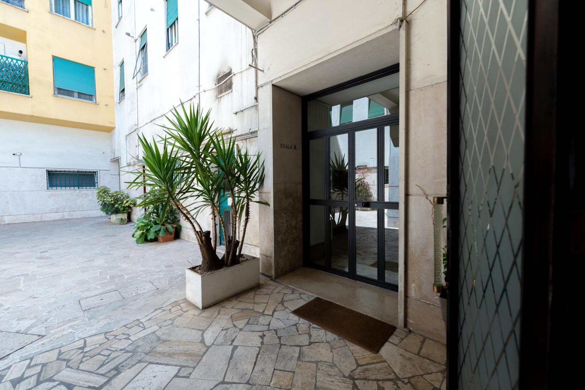Near Vatican, Irnerio 47 Guest House Rome Extérieur photo