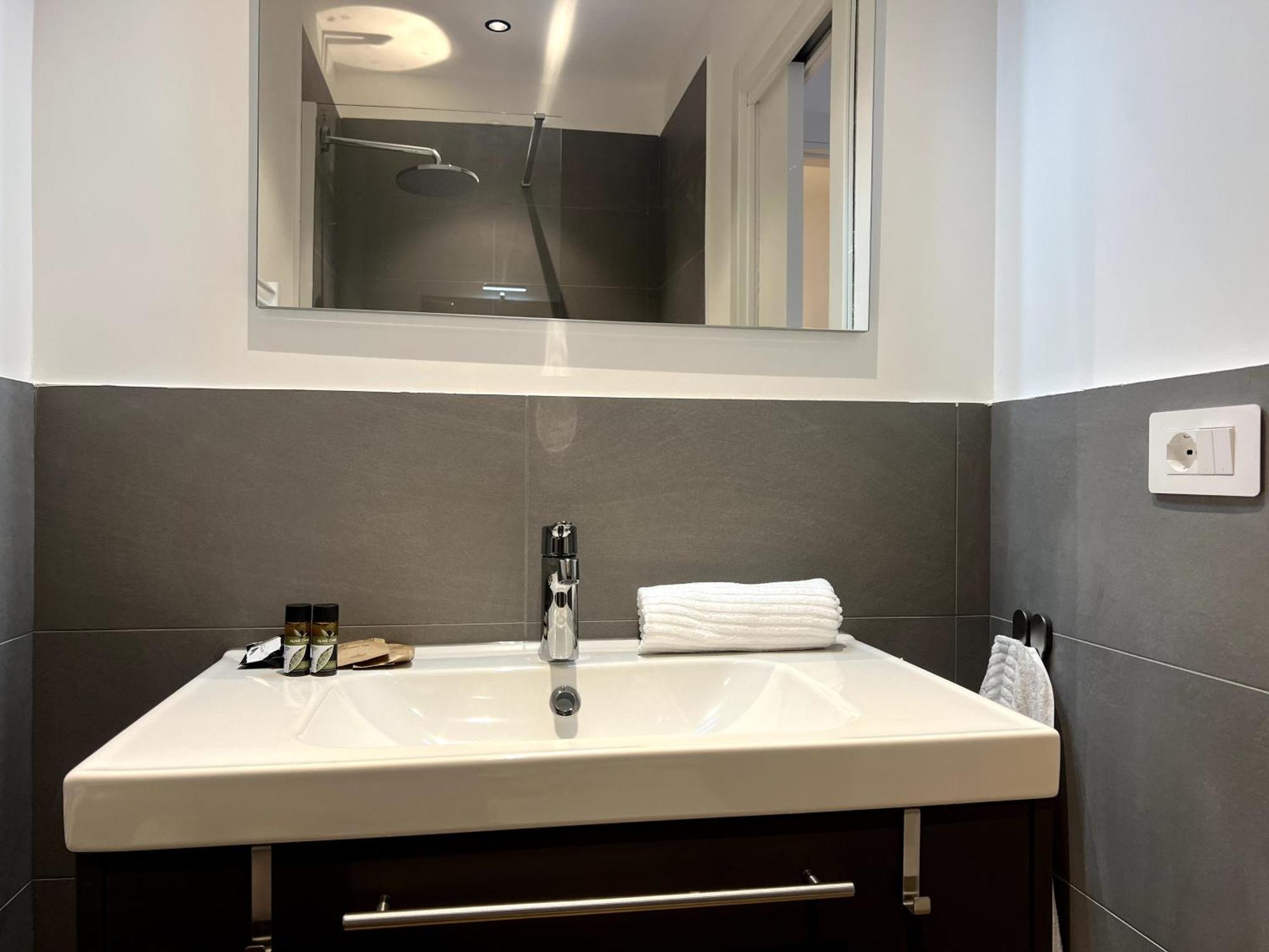 Near Vatican, Irnerio 47 Guest House Rome Chambre photo