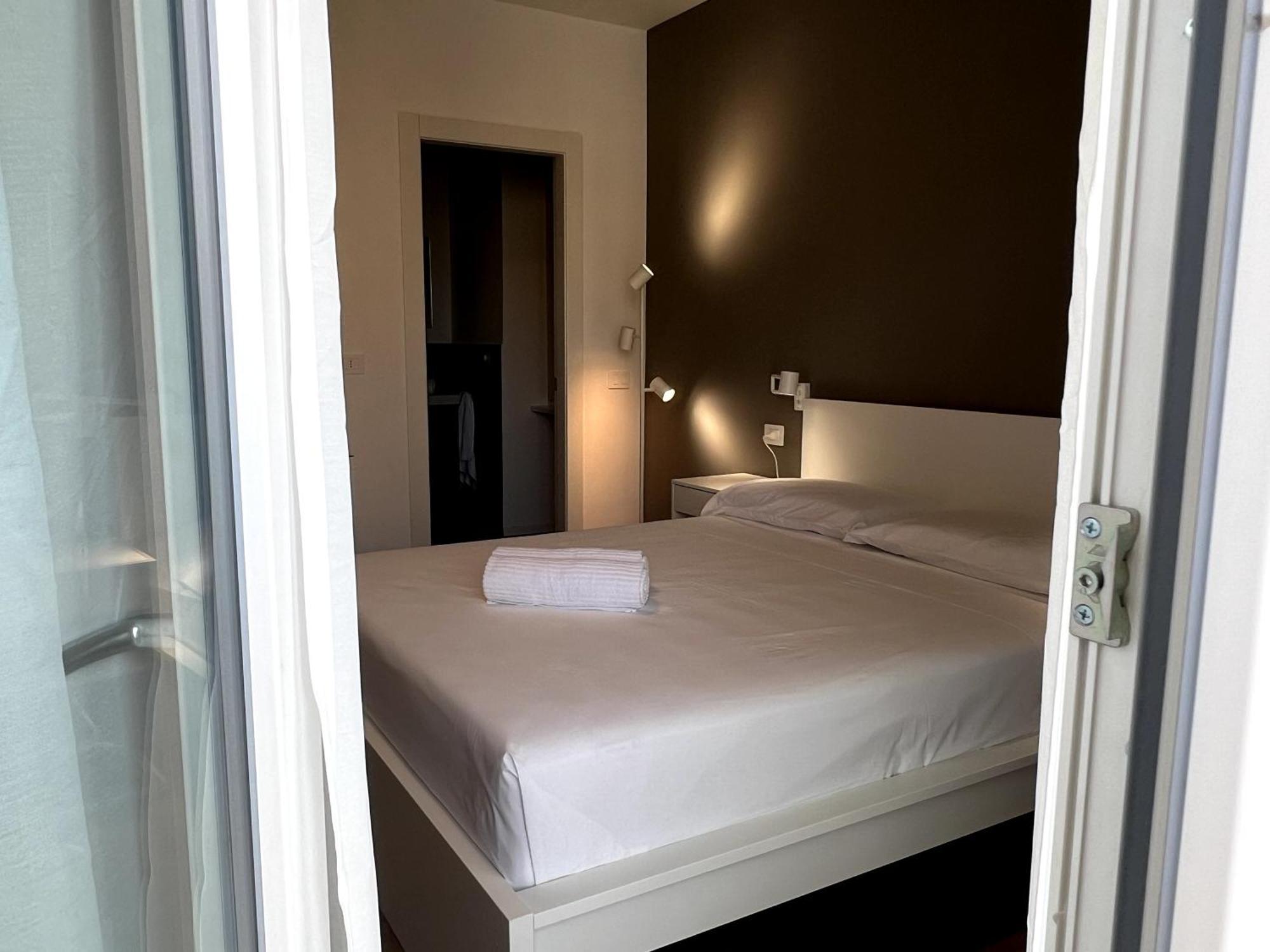 Near Vatican, Irnerio 47 Guest House Rome Chambre photo